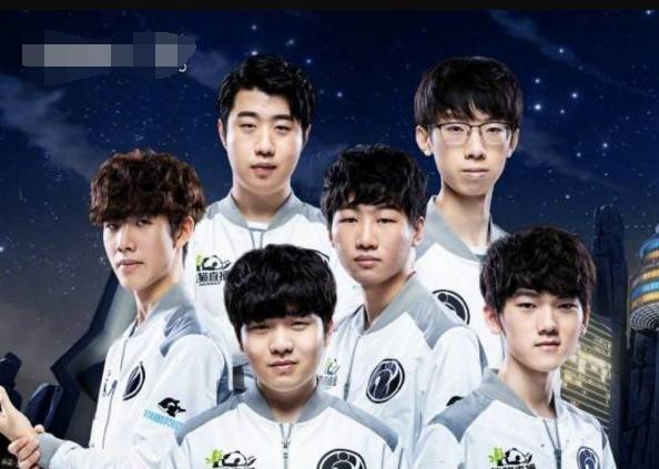 LCS赛区的100 Thieves战队今天官宣了教练组大名单