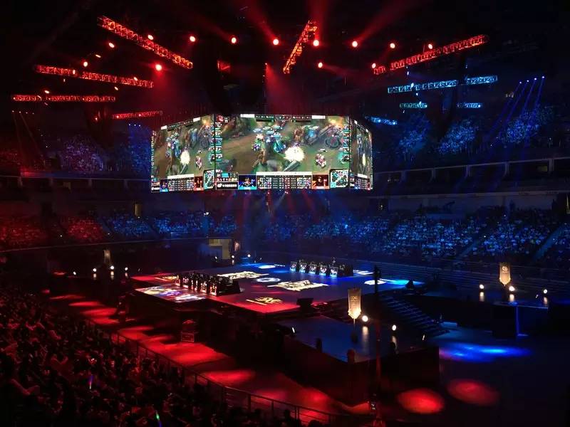 LPL春季赛今日海报比拼：RA-京疲力尽,WE-第十五战,TT-莫停歇