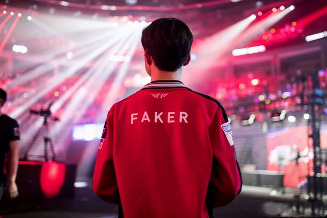 资讯全网寻找对面视角 我很想知道当时他看到了什么