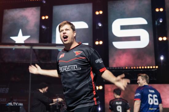 donk击败MOUZ后再度做出不敬行为：回家去吧，该死的bot